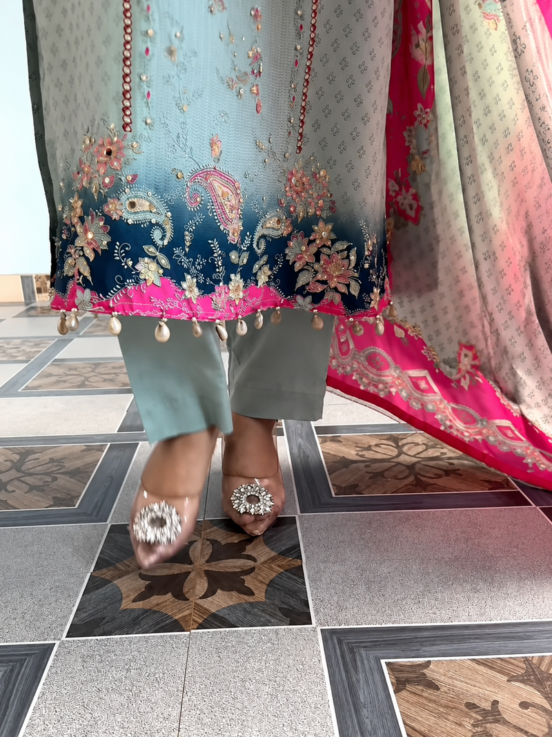 Step into the festive season with our premium sleeveless Kurta, Pant & Dupatta Set